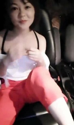 高颜值气质美少妇户外冰冰老师和开豪车的肚腩露脸路边车震非常给力男 截图4