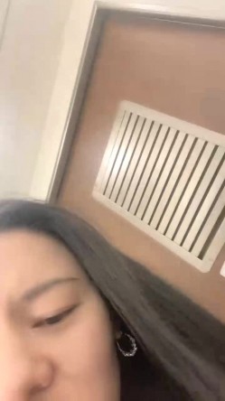 千里送逼，坐上高铁去约炮，【妖娆小宝贝】，美腿御姐，高铁厕所自慰，奥迪车震 截图1