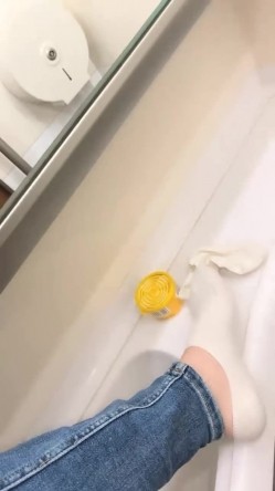 千里送逼，坐上高铁去约炮，【妖娆小宝贝】，美腿御姐，高铁厕所自慰，奥迪车震 截图5