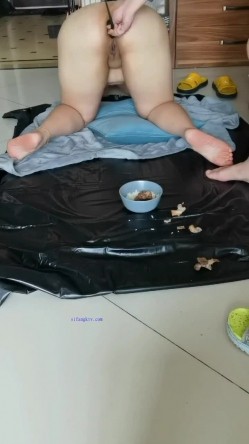 【极品流出 ️恋爱性陷阱】圈养调教大学母狗『二月』无下限性开发实录 完美曝光真实还原母狗成长变化 截图2