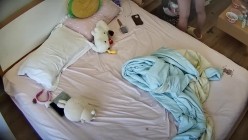 酒店偷拍精品 性欲很强的高颜值美女感情生活混乱，大哥操完男友操 截图1