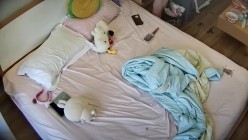 酒店偷拍精品 性欲很强的高颜值美女感情生活混乱，大哥操完男友操 截图2