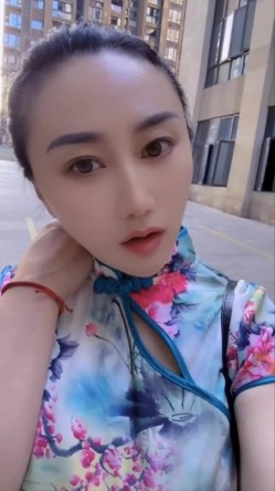御姐女王范会所金牌技师，重庆巨乳小尤物【婉儿】特色性爱服务，双飞吹拉弹唱一条龙爽翻天 截图1