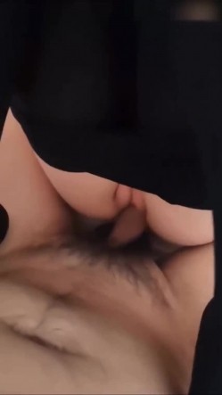 啤酒里放催情药 ️下了药后的女友看下有多骚女友药劲上来竟第一次主动帮我口交做爱 截图8