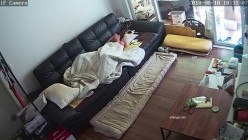 百姓民居摄像头入侵真实偸拍骚女隐私生活大揭密，亮点多多，用双腿夹被子蹭B的妹子是真会玩 截图10