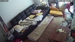 百姓民居摄像头入侵真实偸拍骚女隐私生活大揭密，亮点多多，用双腿夹被子蹭B的妹子是真会玩 截图16