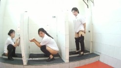 服务区女厕1镜多位置偷拍 ️路过婚车队伍伴娘亲友团络绎不绝上厕所场景庞大 截图4