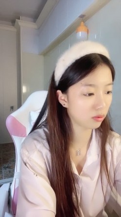 帝王级享受【06清纯安静】校花学妹拉闺蜜下海 双飞啪啪 道具玩弄叠罗汉各种神操作 截图10