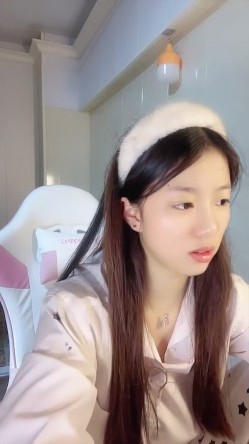 帝王级享受【06清纯安静】校花学妹拉闺蜜下海 双飞啪啪 道具玩弄叠罗汉各种神操作 截图14