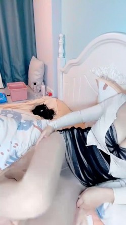 巨乳多情少妇 身材丰满 道具自慰 抠逼吃鸡好爽 被男友狠草 乖乖骑乘声音很好听 超淫荡 白浆流了很多 截图1