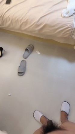 骨感美女被干了【06车模】长腿丝袜带图案 高颜值美乳少女 吃鸡自慰啪啪 爽的很 截图8