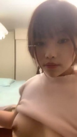 很像抖音那个百万网红蔓越莓，【蜜桃美少女】，某平台签约模特，和男友全程露脸啪啪，属实很良心了 截图4