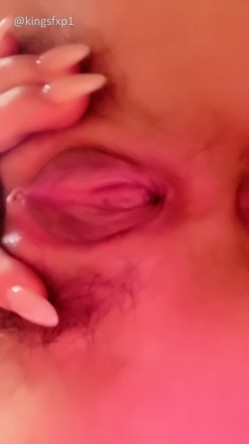 18岁的女孩子【咪咪】奶子好大好白 美乳翘臀 跳蛋狂震 道具抽插无套啪啪 截图11