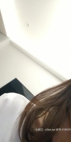 【浙江奶妈】颜值极品美少妇，被莫名煞笔网友骂，还嘴骂回去，心情大爽拿出大黑牛伺候小淫穴，淫水流得好多好多，屏幕好骚啊！ 截图16