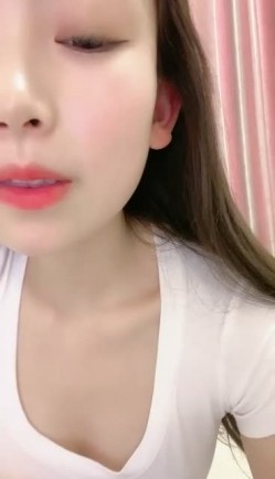 【可盐可甜吖】新人! 顶级绿播~酥胸翘臀掰穴 福利视频~全程无尿点今晚我要撸他三回合 截图2