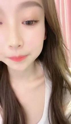 【可盐可甜吖】新人! 顶级绿播~酥胸翘臀掰穴 福利视频~全程无尿点今晚我要撸他三回合 截图5