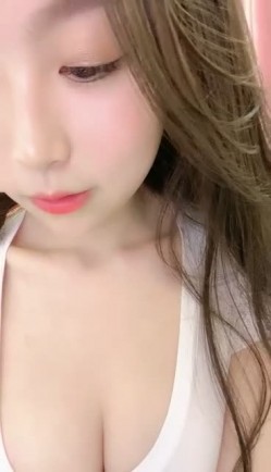 【可盐可甜吖】新人! 顶级绿播~酥胸翘臀掰穴 福利视频~全程无尿点今晚我要撸他三回合 截图6