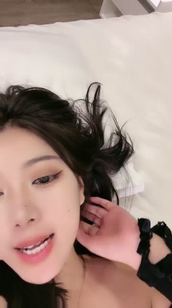 【汝汝汝】两大女神 两个妹子，女神被无套内射，超爽，欲仙欲死的小表情太销魂了，劲爆佳作 截图10