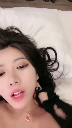 【汝汝汝】两大女神 两个妹子，女神被无套内射，超爽，欲仙欲死的小表情太销魂了，劲爆佳作 截图14