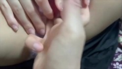给小姨子喝了点春药 ️小姨子吃了春药后竟也是荡妇躺在床上任由我摆布弄了她几次高潮 截图6
