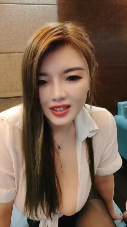 36d爆乳尤物 ️【潘金莲】男主抓着巨乳一顿吮吸~口交深喉各种姿势爆操甩奶~极度诱惑 ️顶到子宫深处~非常哇塞！！ 截图1