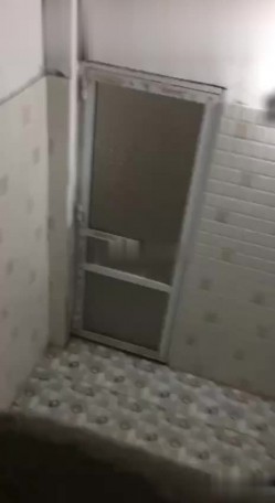 偷拍大神洗澡偷拍 胆量挑战训练近距离各种场景偷拍妹子洗澡精选合集 截图6
