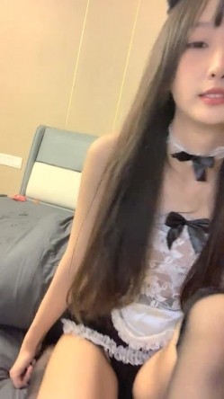 新生代平台一姐【0咕噜0】第二场 敢脱敢露 极品小仙女 特写鲍鱼 人间尤物 日入过万必看 截图1