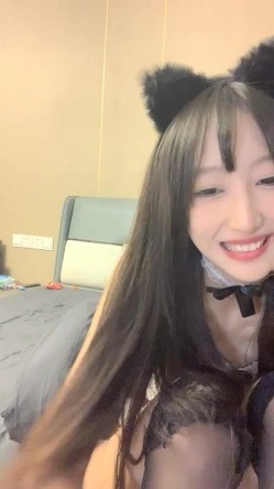 新生代平台一姐【0咕噜0】第二场 敢脱敢露 极品小仙女 特写鲍鱼 人间尤物 日入过万必看 截图2
