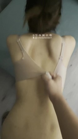 在外高冷女神私下是一只给主人舔脚随意调教的下贱母狗，有的女人看起来端庄 可一旦击碎她们内心的防线 截图16