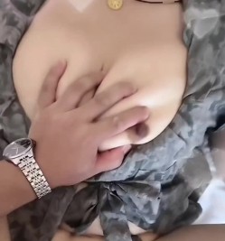 我老公操我都没喷这么多 ️卖保险的大奶人妻背着老公偷吃喷水内射 截图15