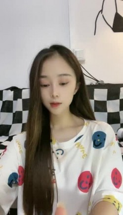 校花下海！【房琪】清纯，看一眼就恋爱了，身体展示 据说真的是大学生兼职，大极品待土豪打赏 截图12