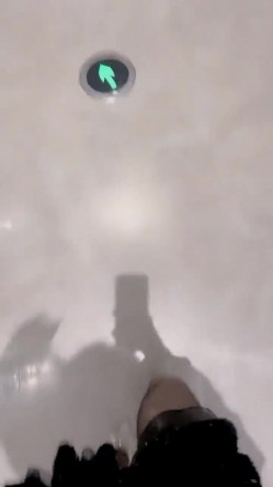 户外日常~【黛西老师】网吧大胆自慰~道具震逼~按摩 吃鸡 啪啪秀 截图5