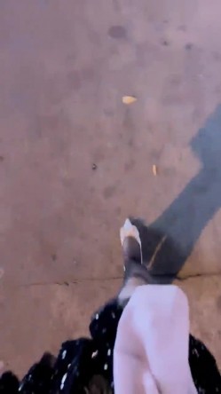 户外日常~【黛西老师】网吧大胆自慰~道具震逼~按摩 吃鸡 啪啪秀 截图16