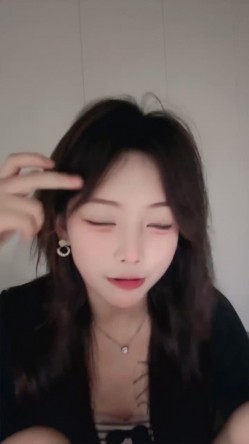 ️许久未见，顶级校花又来了！清纯小姐姐【取悦】脸穴同框大阳具自慰高潮 截图5