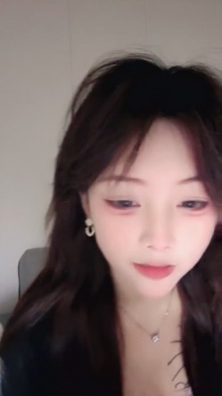 ️许久未见，顶级校花又来了！清纯小姐姐【取悦】脸穴同框大阳具自慰高潮 截图9