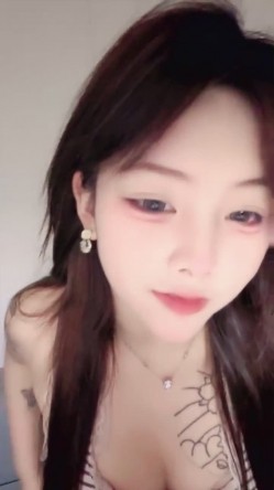 ️许久未见，顶级校花又来了！清纯小姐姐【取悦】脸穴同框大阳具自慰高潮 截图11