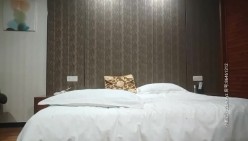 利哥探花 叫一老一少玩双飞 截图16