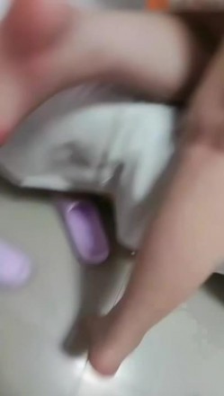 深夜后入大奶丰臀超骚的小女人小嘴塞满大鸡巴，撅着屁股舔菊花 无套爆操射在屁股上 截图15