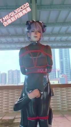 奶茶不加糖 国产极品人气TS，最新定制【完整版】长片，狠狠机械奸&胶衣母猪捆绑在天台露出寸止 截图4