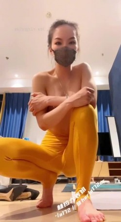 24万粉推特魔鬼身材撸铁健身女神【赫拉大表姐】私拍力量感表层下是反差的骚浪感更能挑起征服的欲望 截图1