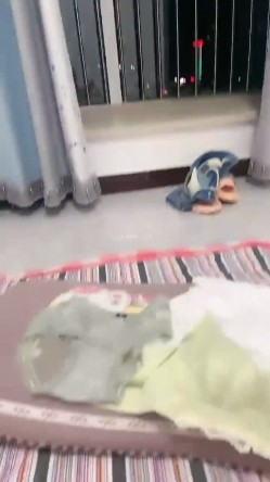 湖南乡村，留守寂寞小少妇，【终于尼】，长得有几分姿色，村花的寂寞谁懂？小逼逼水汪汪流不停 截图12
