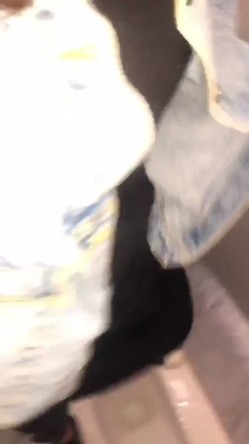 烈日下，在公共女厕所干这事儿挺刺激的，悄悄进去和骚妻干坏事, 截图4