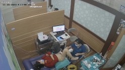 《妇产科监控破解》多位美女少妇张开大腿让医生又抠又摸检查阴道 截图7