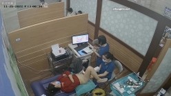 《妇产科监控破解》多位美女少妇张开大腿让医生又抠又摸检查阴道 截图9
