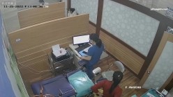 《妇产科监控破解》多位美女少妇张开大腿让医生又抠又摸检查阴道 截图16