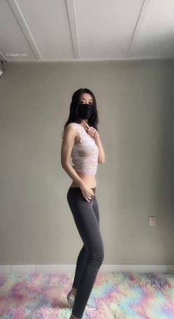 推特新晋新一年洗脑顶B王 ️六金小姐姐 高端定制裸舞长视频 顶摇第 截图6