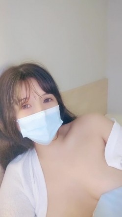 新货下海【嗯嗯小宝贝】纯情学生妹，白虎穴自慰~真的好美，乖巧邻家妹妹，胸又白又大又美 截图2