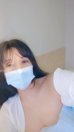 新货下海【嗯嗯小宝贝】纯情学生妹，白虎穴自慰~真的好美，乖巧邻家妹妹，胸又白又大又美 截图4