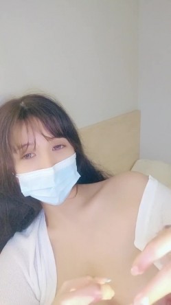 新货下海【嗯嗯小宝贝】纯情学生妹，白虎穴自慰~真的好美，乖巧邻家妹妹，胸又白又大又美 截图8