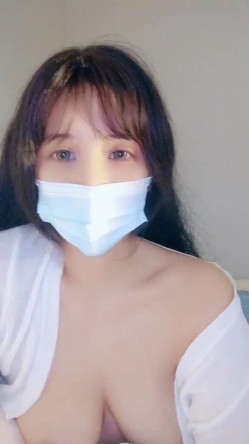 新货下海【嗯嗯小宝贝】纯情学生妹，白虎穴自慰~真的好美，乖巧邻家妹妹，胸又白又大又美 截图9